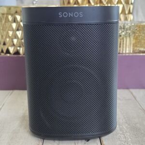 Sonos One Gen 2 - Black - Model S18 - In Good Condition w/minor blemishes